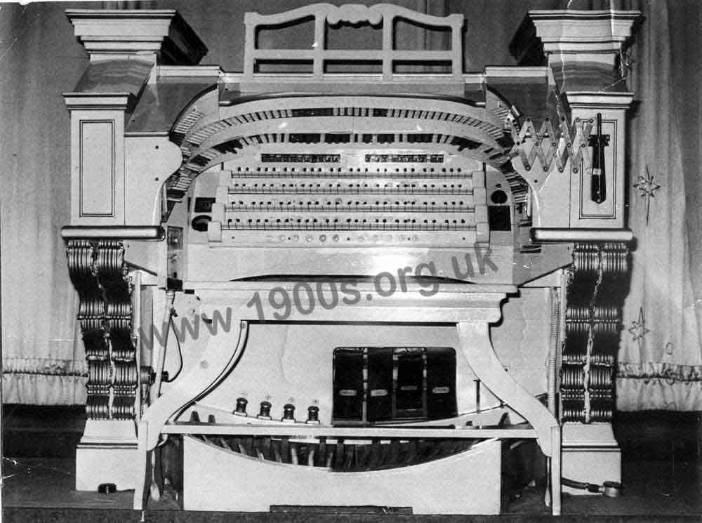1960s cinema organ