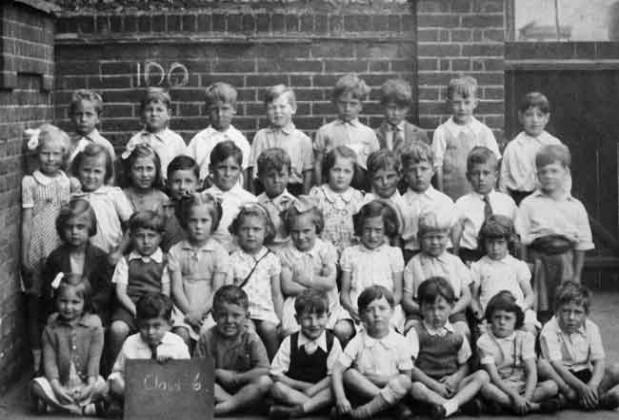 Class 6 at Silver Street School, Edmonton, 1942