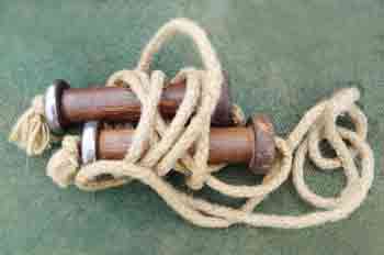 skipping rope with wooden handles 
