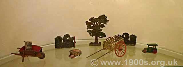 Childrens' toys in the 1940s: painted lead figures