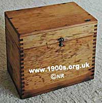 Box for batteries of wind-up phone