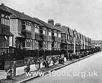 Row of 1930s-built semi-detached English suburban housing