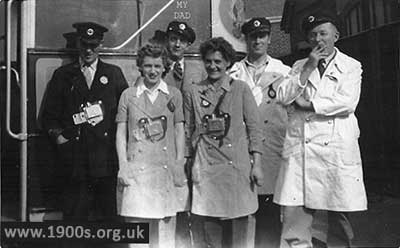 London bus drivers and conductors 1940s