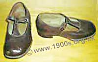 Child's button-up strap shoes, 1940s