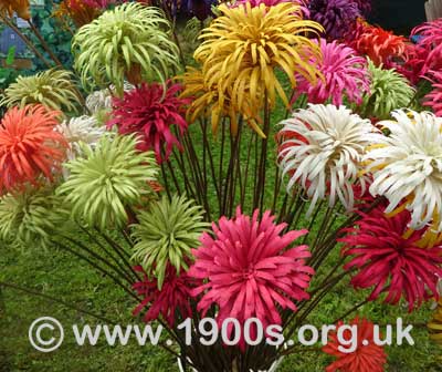 imitation chrysanthemums made from wood shavings