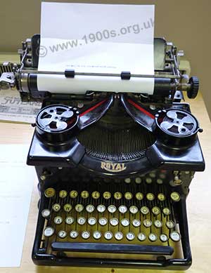 manual typewriter