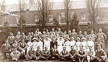 Group of soldiers and nurses ad at Edmonton Military Hospital in World War One