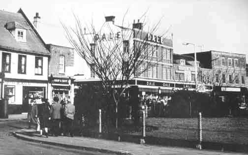 Edmonton Green, found in the effects of Ena Cole, 1920s/30s