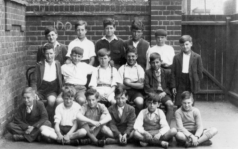 Class at Silver Street School, Edmonton, about 1940