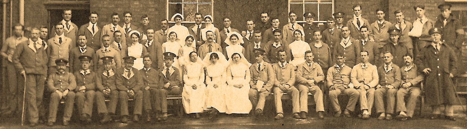 Group of wounded soldiers and nurses at Edmonton Military Hospital, 1918, small