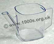 >Gravy separator which can also be used for separating rendered fat from meat jelly or clarifying water