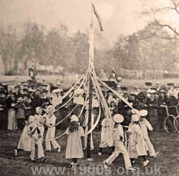 Реферат: The MayPole At Merry Mount Essay Research