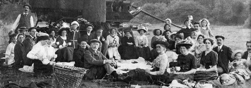 large Pettit family on a family picnic