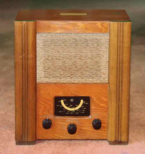 1944 radio: Wartime Civilian Receiver, thumbnail